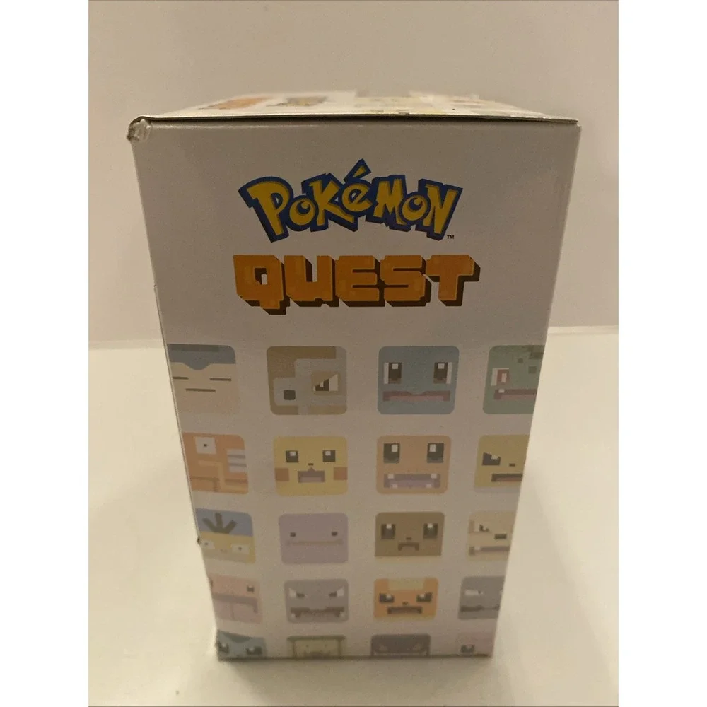 Pokemon Limited Edition Quest Series 1 Vinyl Figure - Eevee Brand New‎